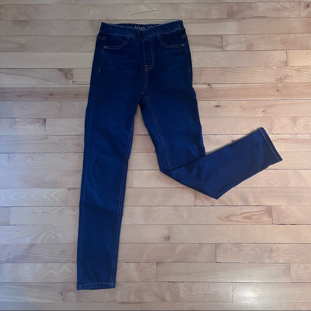 Parasuco skinny jeans (pull on jeggings). Size 4. Nice deep blue. NWOT.